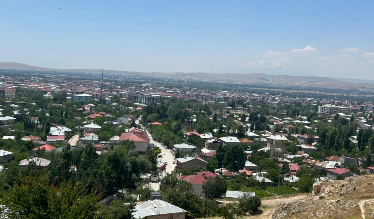 Erciş'te iş yeri yangını