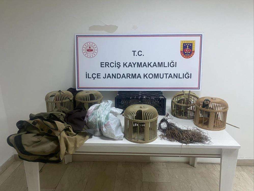  Erciş'te kafes avcılarına 124 bin 857 lira idari para cezası kesildi