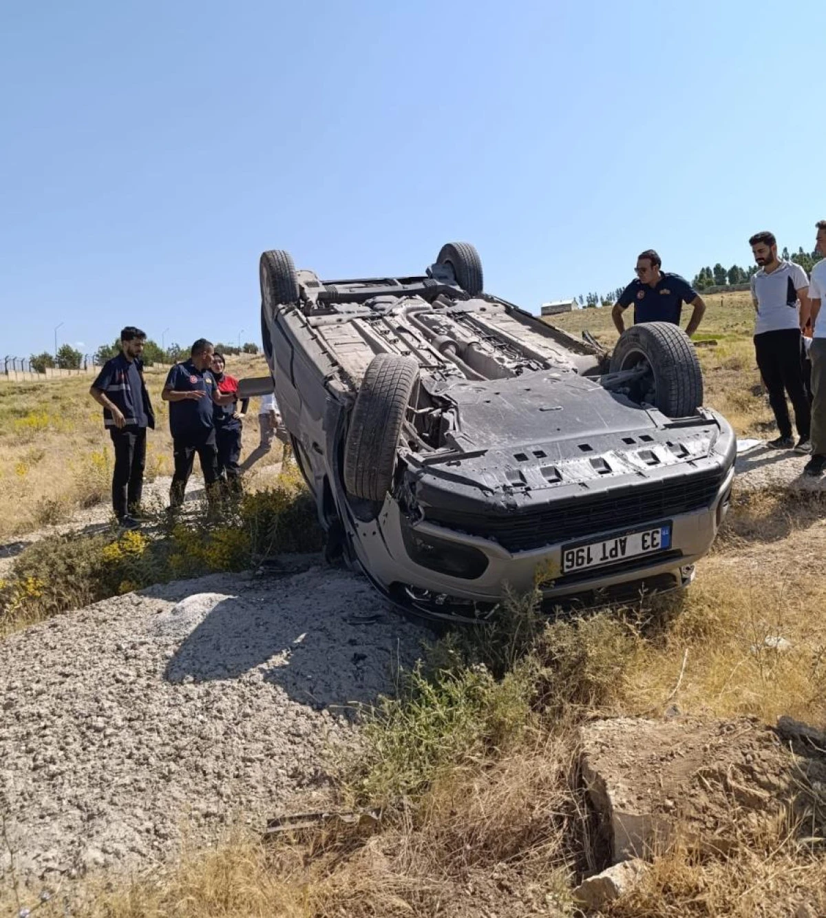 Erciş'te kamyonet takla attı: 4 yaralı