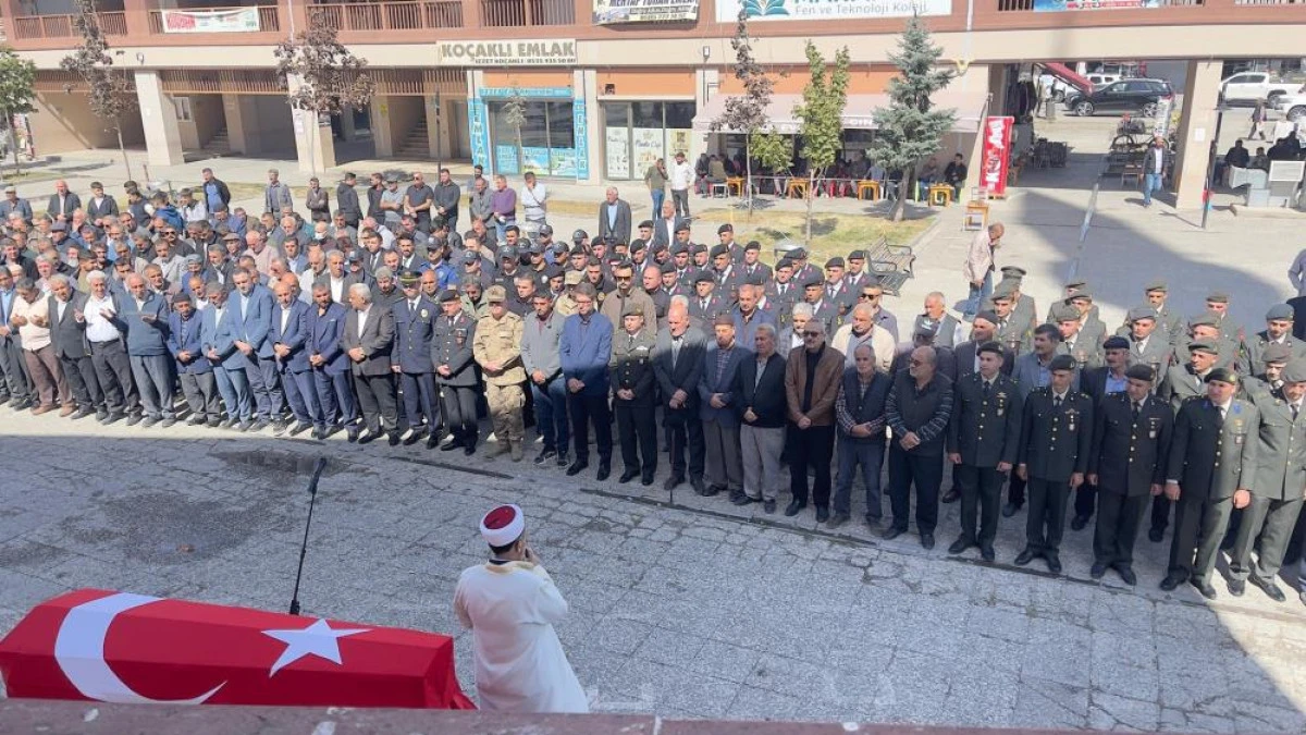 Erciş'te Kıbrıs gazisi son yolculuğuna uğurlandı