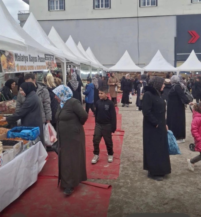 Erciş&rsquo;te Lezzet Ş&ouml;leni: T&uuml;rkiye&rsquo;nin D&ouml;rt Bir Yanından Y&ouml;resel Tatlar Fuarda Buluştu