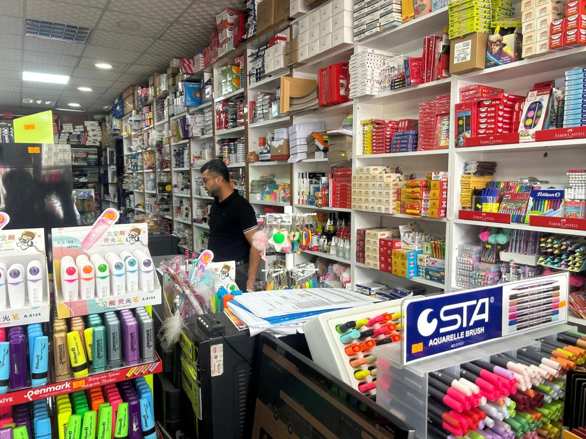 Erciş&rsquo;te Okul Alışverişi Heyecanı Başladı