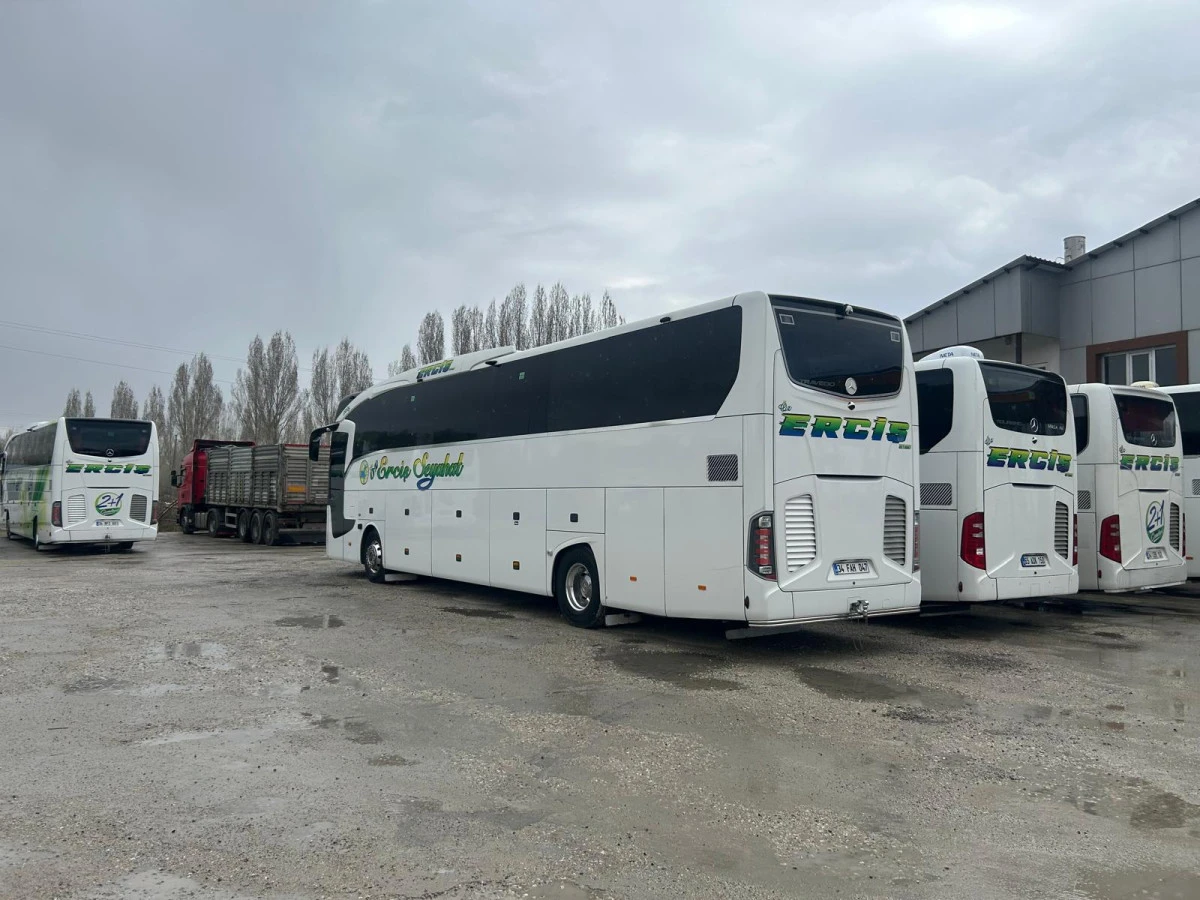 Erciş&rsquo;te Otob&uuml;s Firmalaı Alarm Veriyor: Artan Maliyetler Sekt&ouml;r&uuml; Durma Noktasına Getirdi