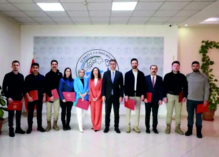 Erciş&rsquo;te Polis Haftası&rsquo;nda Anlamlı &Ouml;d&uuml;l: Başarı Belgeleri Takdim Edildi