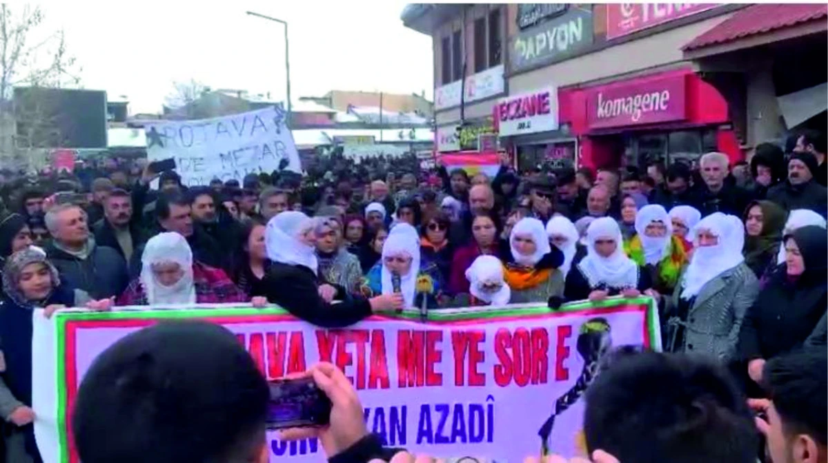 Erciş&rsquo;te Rojava İ&ccedil;in Y&uuml;r&uuml;y&uuml;ş D&uuml;zenlendi