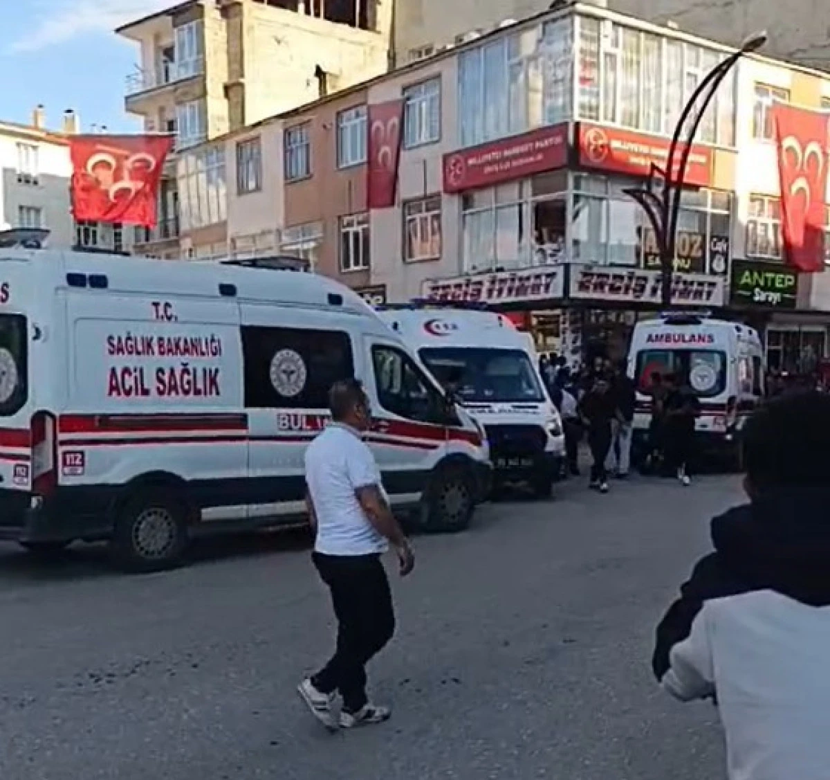 Erciş'te silahlı ve bı&ccedil;aklı kavga: 5 yaralı