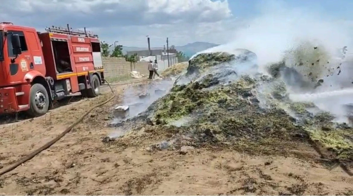 Erciş&rsquo;te Yangın: 50 Ton Saman Zarar G&ouml;rd&uuml;