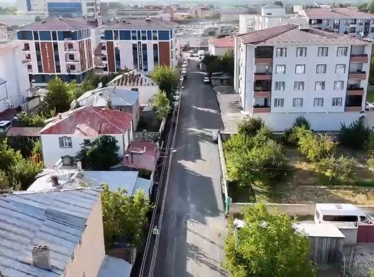 Erciş&rsquo;te Yol &Ccedil;alışmaları Hız Kazandı