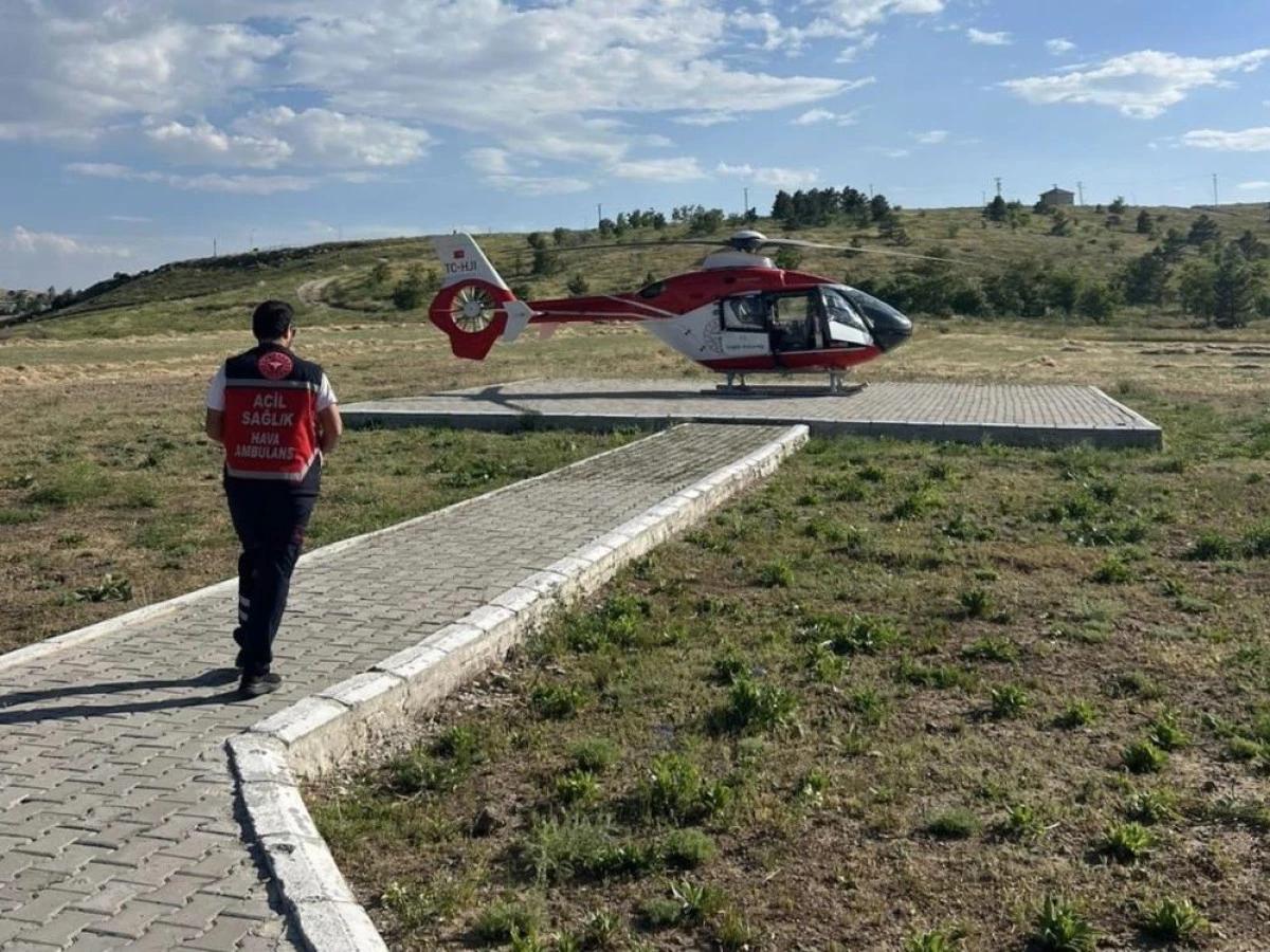 Erciş&rsquo;ten Van&rsquo;a bebek i&ccedil;in hava ambulansı seferberliği