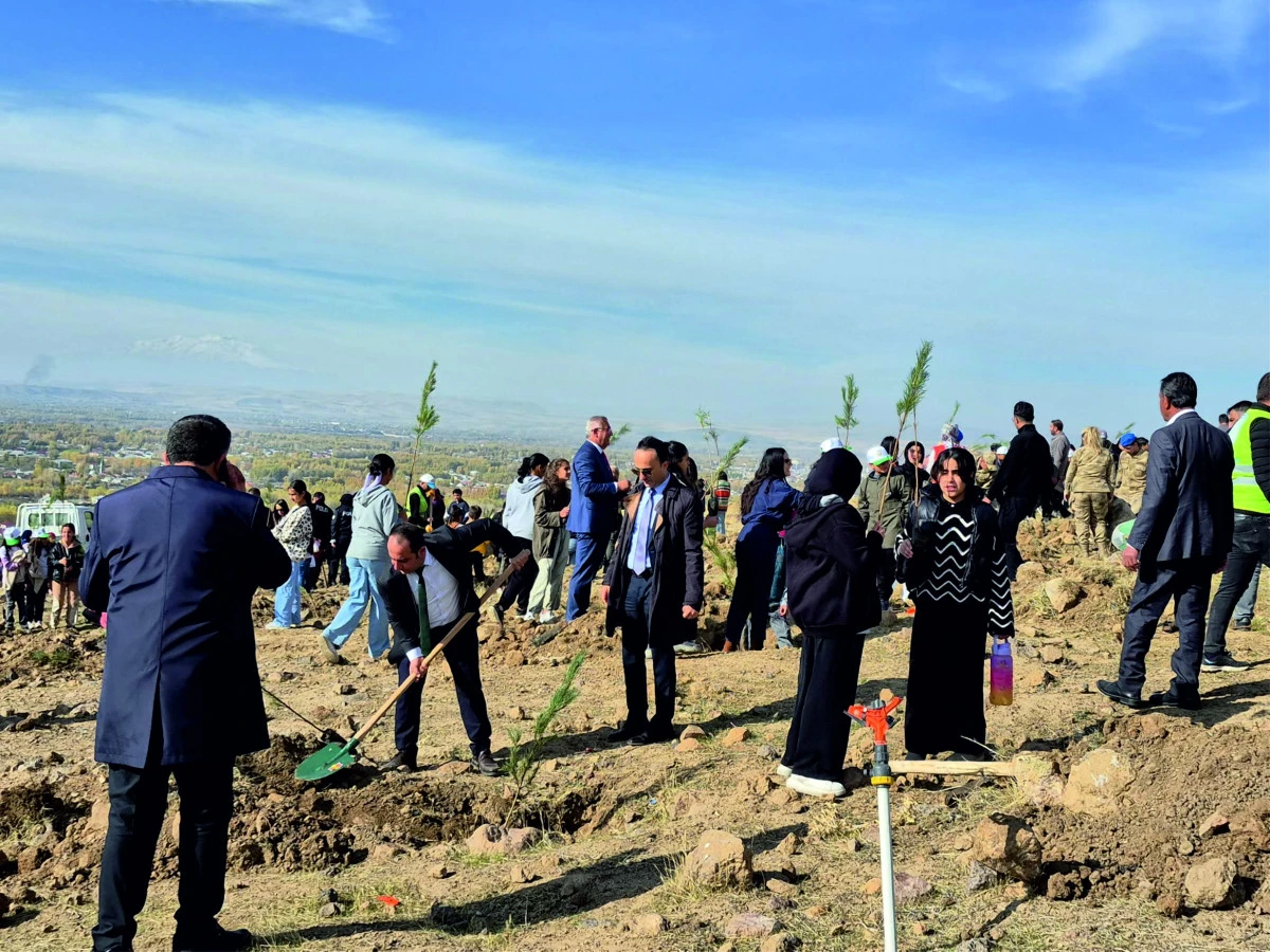 ERCİŞ’TE MİLLİ AĞAÇLANDIRMA SEFERBERLİĞİ