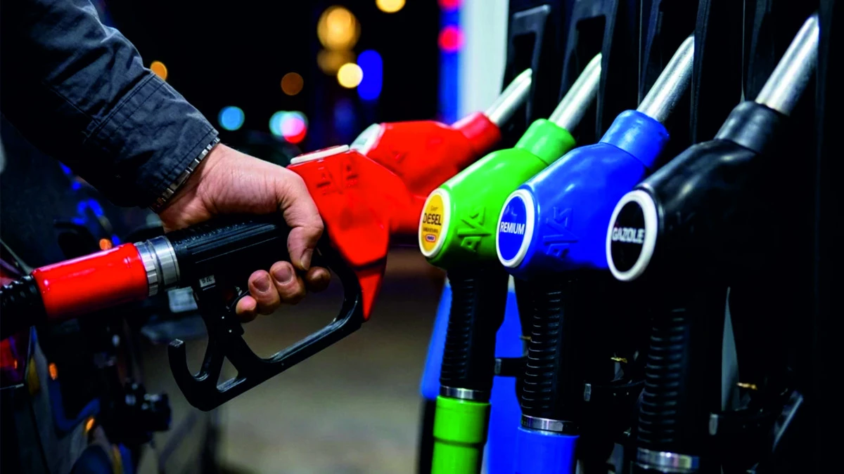 Eşel mobile rağmen akaryakıta &ccedil;ifte zam