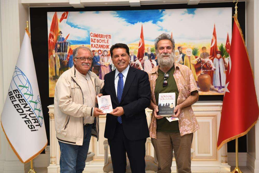Esenyurt’ta edebiyat ve sanat rüzgârı, usta yazarlar dil kardeşliğinde buluştu