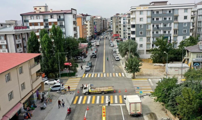Eski Cezaevi Caddesi yeni görünümüyle trafiğe açıldı