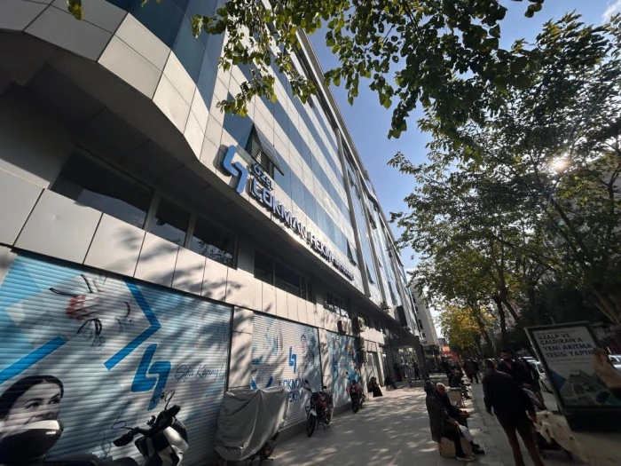 Fransa'da riskli denilen t&uuml;m&ouml;r Van'da ameliyatla &ccedil;ıkarıldı