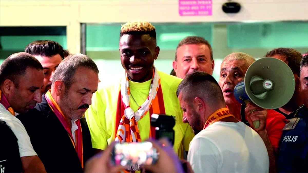 Galatasaray'ın yeni yıldızı Osimhen İstanbul'da