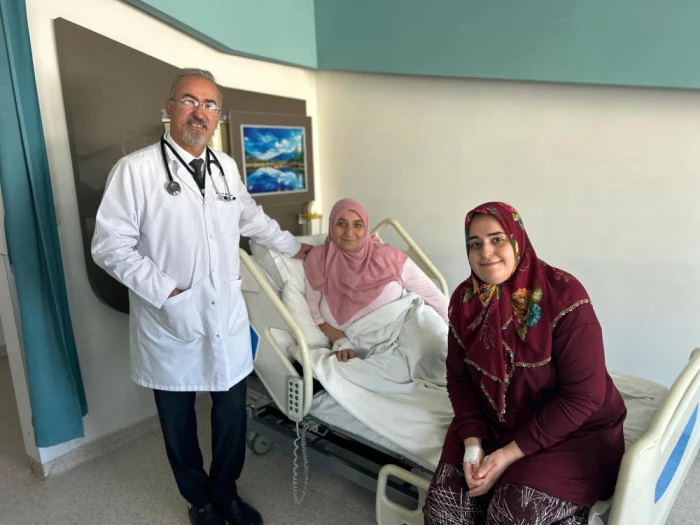 Gebelikte fark edilen şah damarı t&uuml;m&ouml;r&uuml; Van'da başarıyla alındı