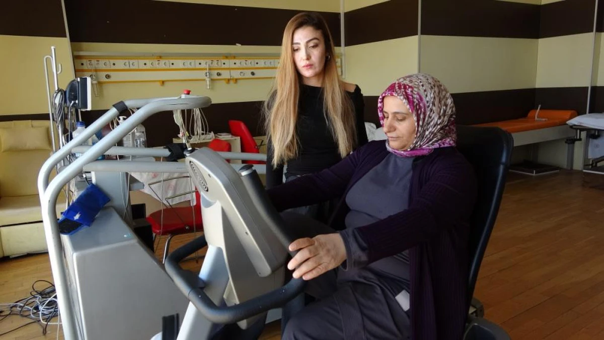 G&ouml;ğ&uuml;s Hastalıkları Uzmanı Dr. &Ouml;zdemir: "İla&ccedil; tedavisi kadar egzersiz de &ouml;nemli"