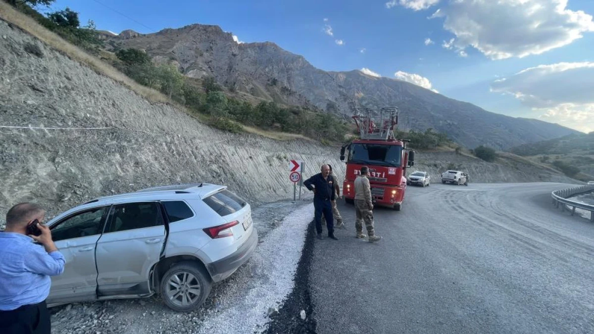 Hakkari-Van karayolunda trafik kazası: 3 yaralı