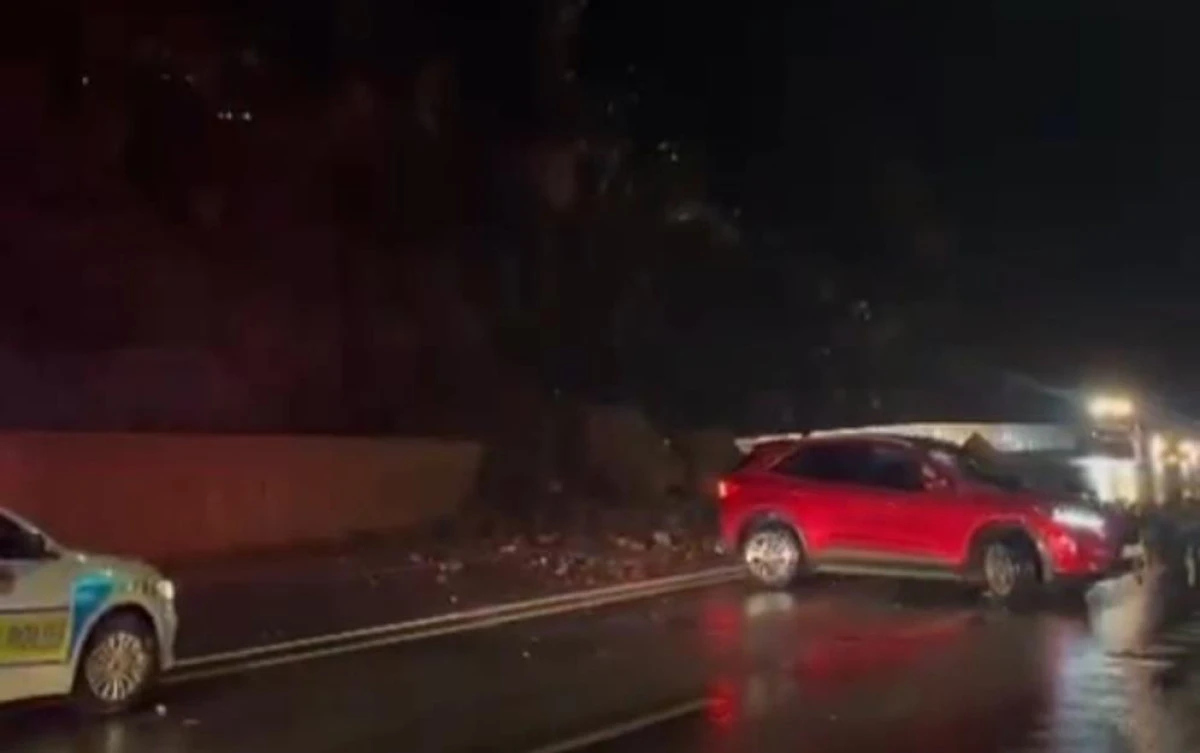 Hakkari-Van yolunda heyelan