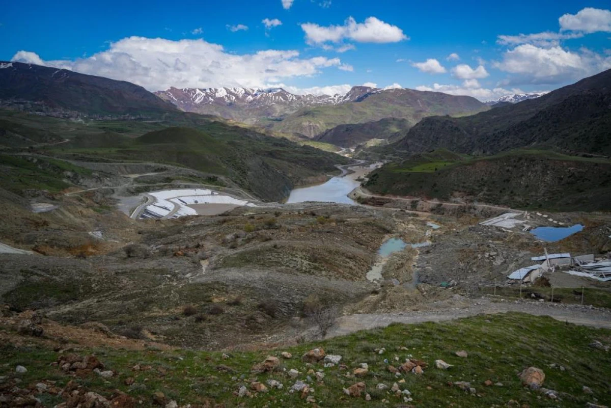 Hakkari yolundaki heyelan riskine karşı 'm&uuml;hendislik' uyarısı