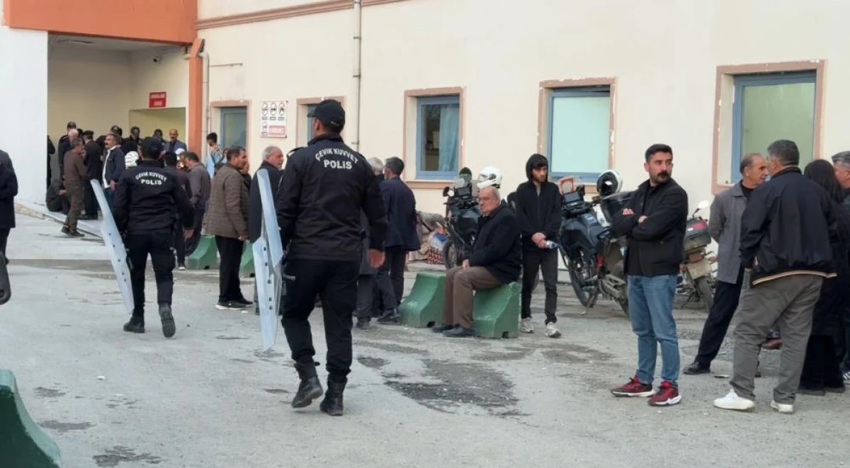 Iğdır'da 2 kişinin &ouml;ld&uuml;ğ&uuml; kavgayla ilgili 9 ş&uuml;pheli tutuklandı