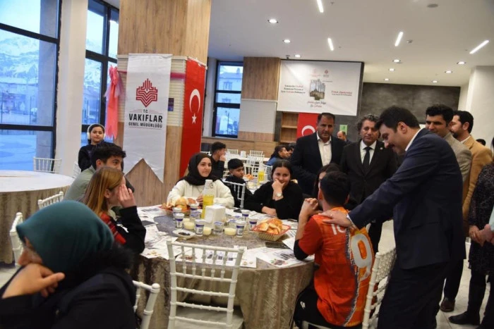 İpekyolu Kaymakamı Gilan vatandaşlarla iftar sofrasında buluştu