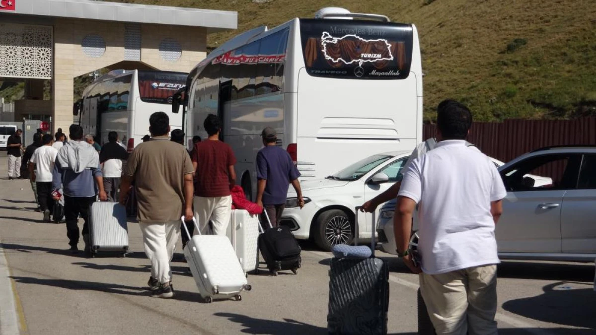 İran'daki Ummanlılar Van üzerinden Trabzon'a tahliye ediliyor