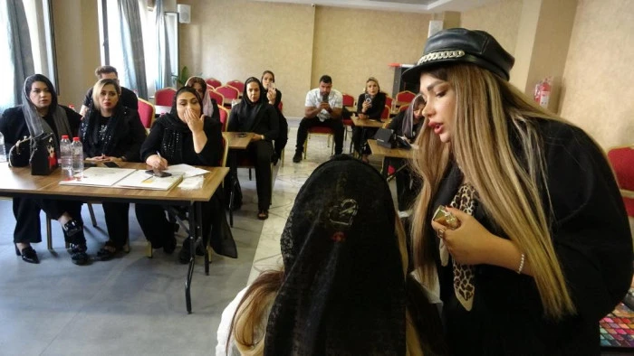 İranlılar Van’da hem eğleniyor hem eğitim görüyor
