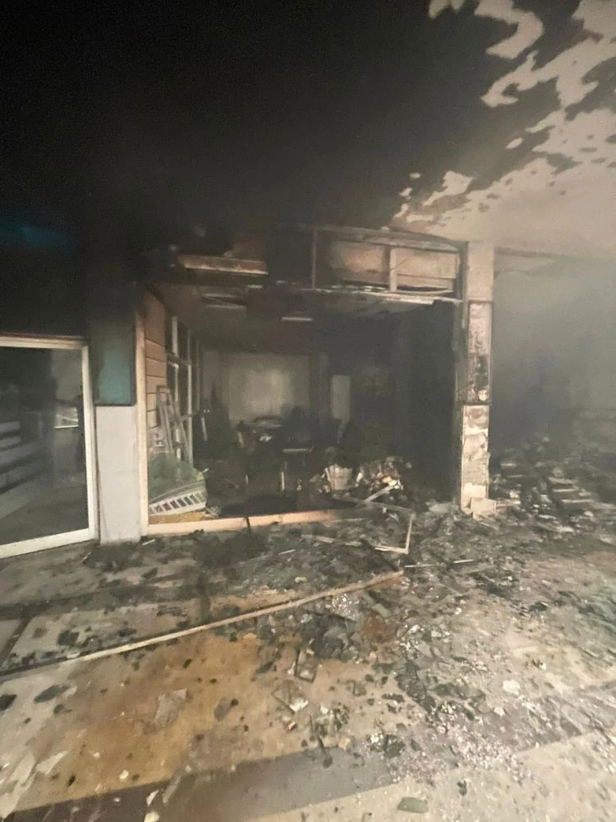 İş merkezinde korkutan yangın