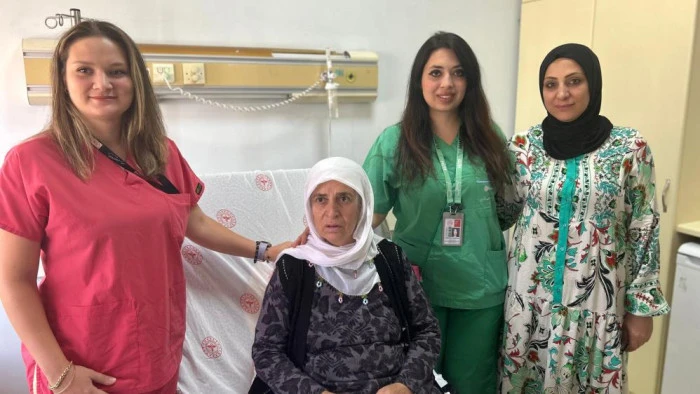 Kalbinin üzerinden 2 kiloluk kitle çıkarıldı