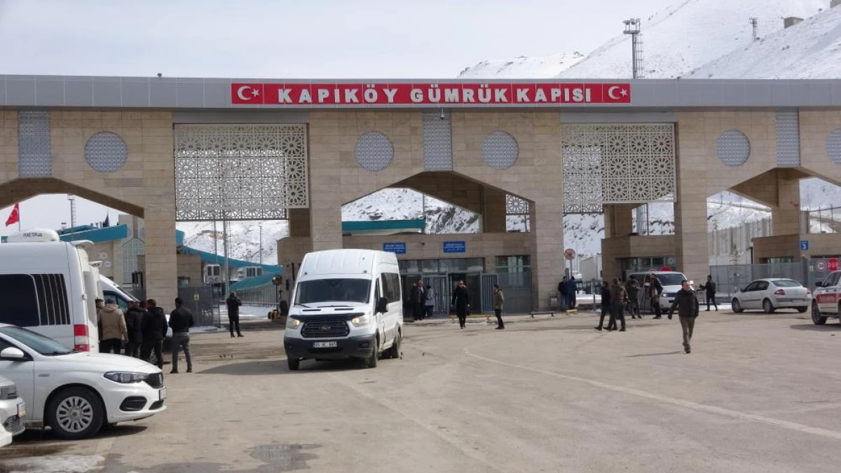  Kapık&ouml;y G&uuml;mr&uuml;k Kapısı&rsquo;nda ge&ccedil;işler kontroll&uuml; s&uuml;r&uuml;yor