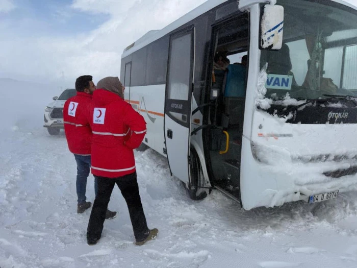 Kar ve tipi, Tend&uuml;rek ge&ccedil;idini kapattı