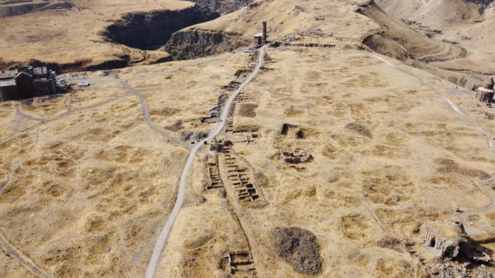 Kars Ani Ören Yeri'nde 7 bölgede kazı çalışması yapılıyor