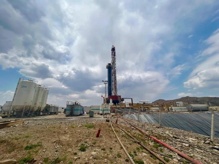 Kato Dağı'nda petrol heyecanı: 2 bin 800 metreye inildi