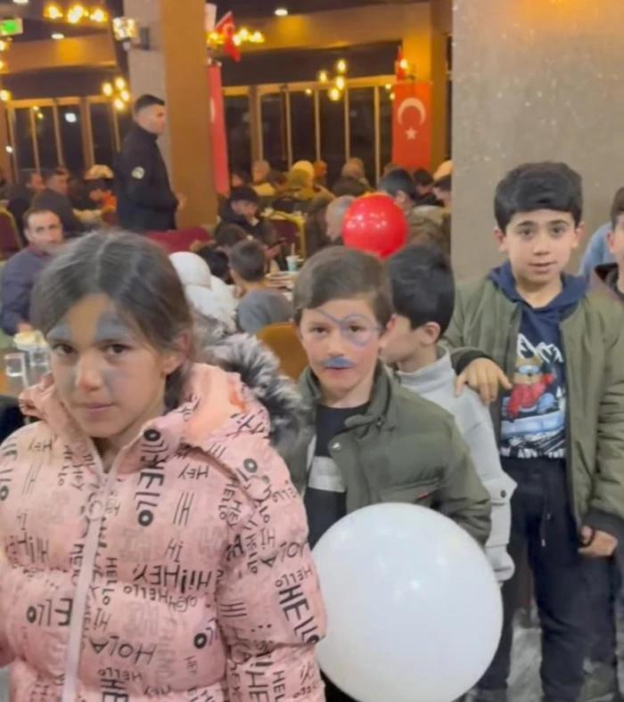 Kaymakam Bulut, yetim ve &ouml;ks&uuml;z &ccedil;ocuklarla iftarda buluştu