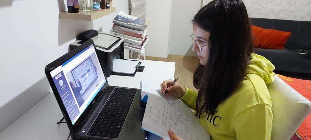 Kendisi Van’da Dersi Aydın’da