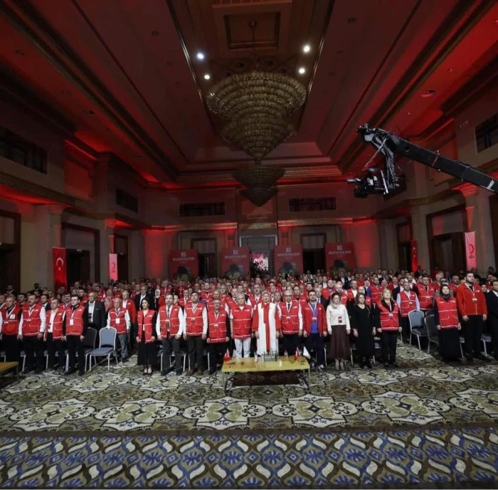 Kızılay Muradiye Şubesi iyilikte Türkiye birincisi oldu