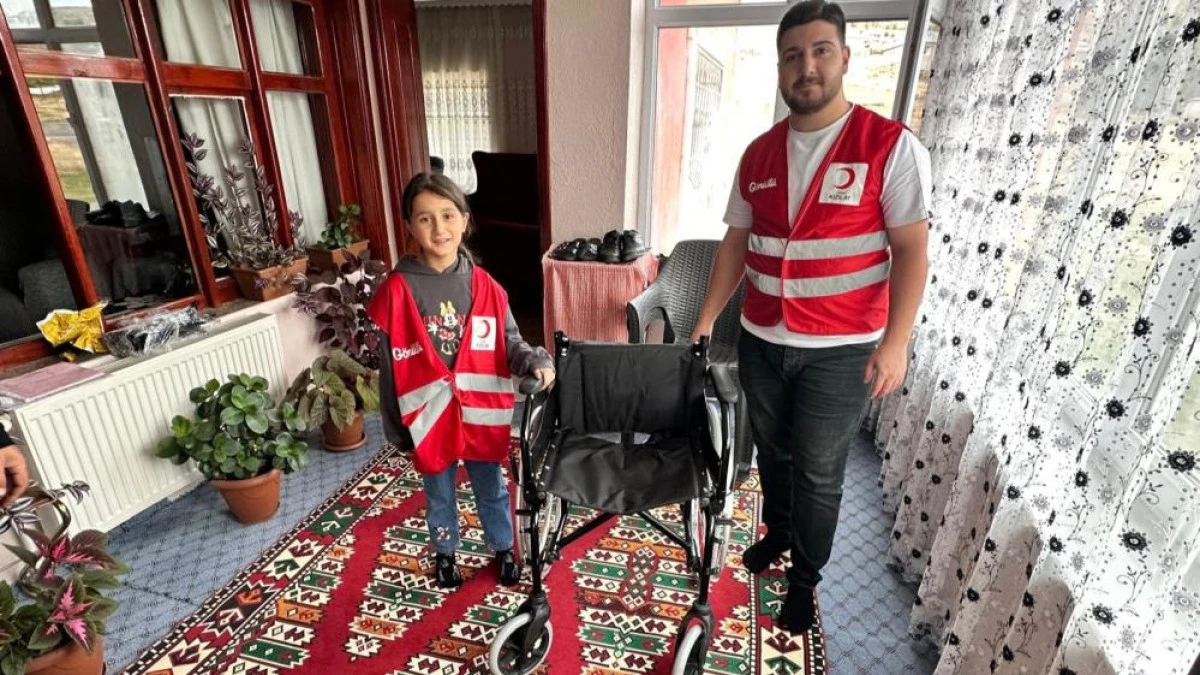 Kızılay&rsquo;dan ihtiya&ccedil; sahibi vatandaşa tekerlekli sandalye desteği