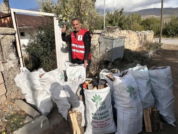 Kızılay'dan yaşlılara kış desteği