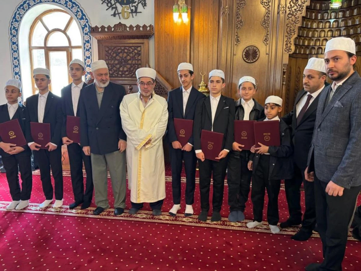 Kur’an hafızlarına belge takdimi