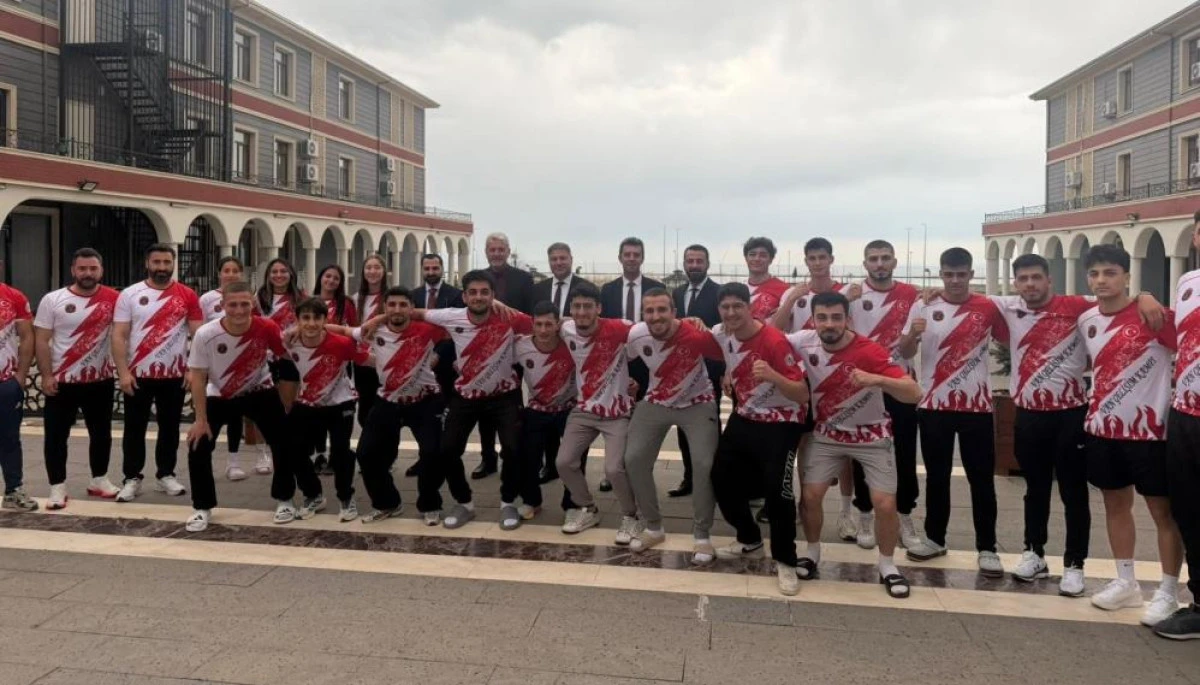 Milli sporcuların y&uuml;ksek irtifa durağı Van oldu: Şampiyonalar &ouml;ncesi g&uuml;&ccedil; depoladılar