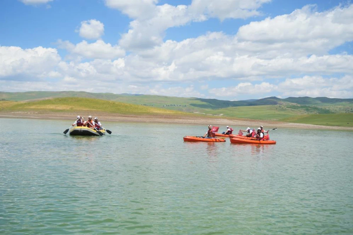 Muş’ta kano ve rafting heyecanı