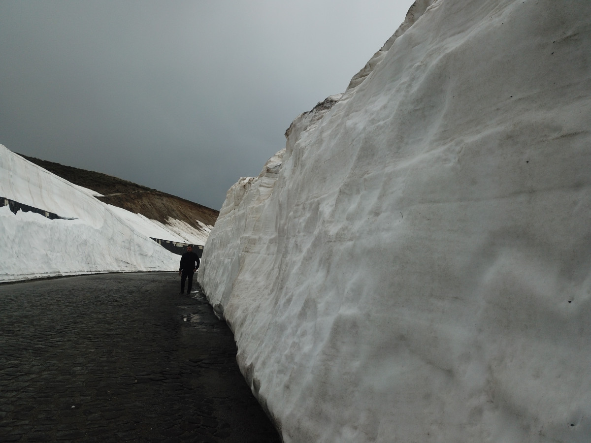 Nemrut'ta Mayıs'ta bile kar kalınlığı 5 metreyi buluyor