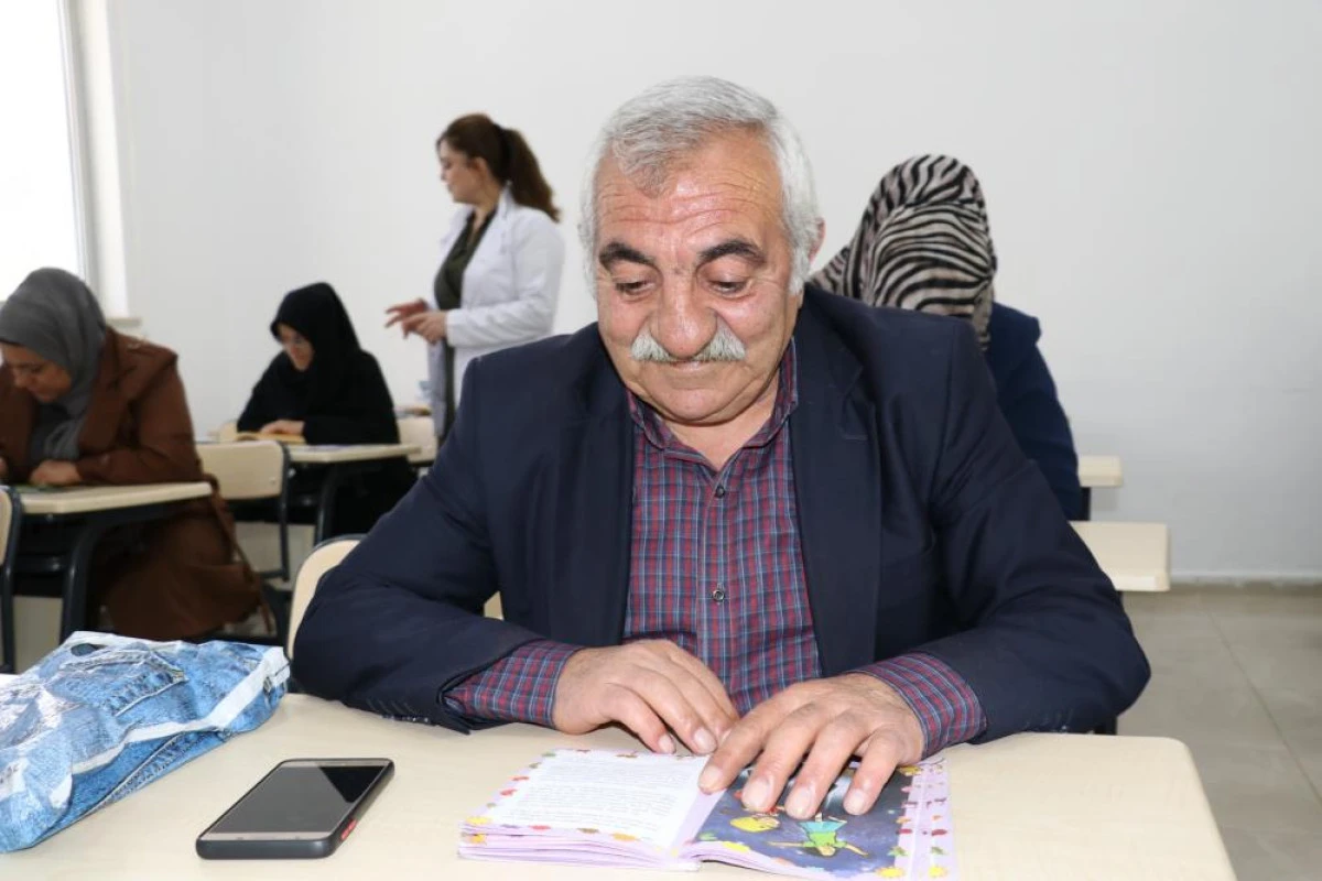 Okuma yazma kursları ile geleceğe güvenle bakıyorlar