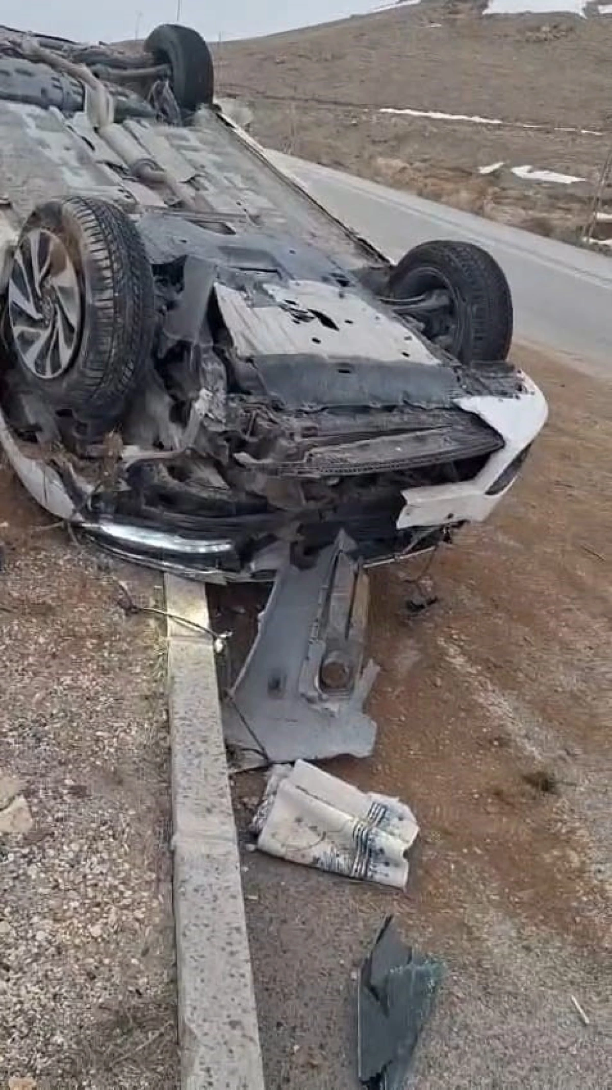 Otomobil takla attı, s&uuml;r&uuml;c&uuml; kazadan yara almadan kurtuldu