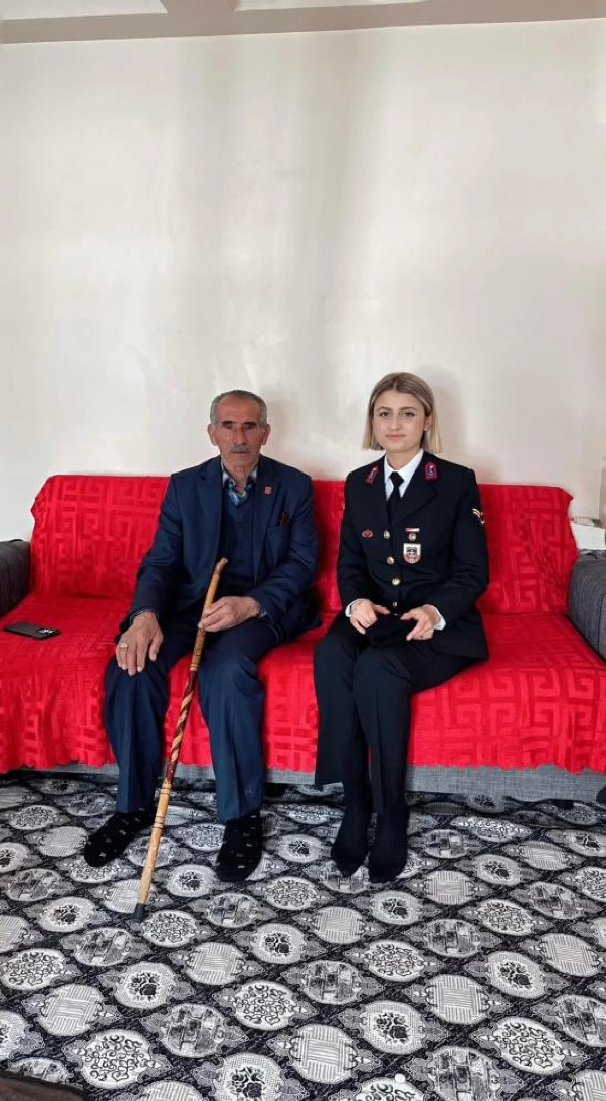 &Ouml;zalp il&ccedil;esinde şehit ailelerine bayram ziyareti