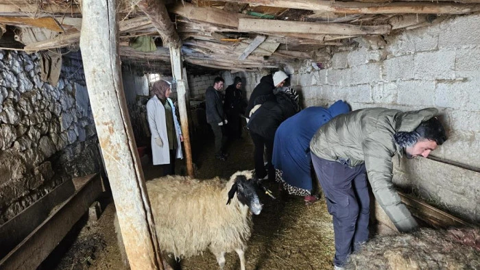 &Ouml;zalp'te &ccedil;ift&ccedil;ilere y&ouml;nelik eğitim seferberliği başlatıldı