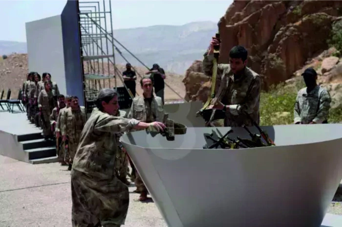 PKK'nın silahları yaktığı anlar