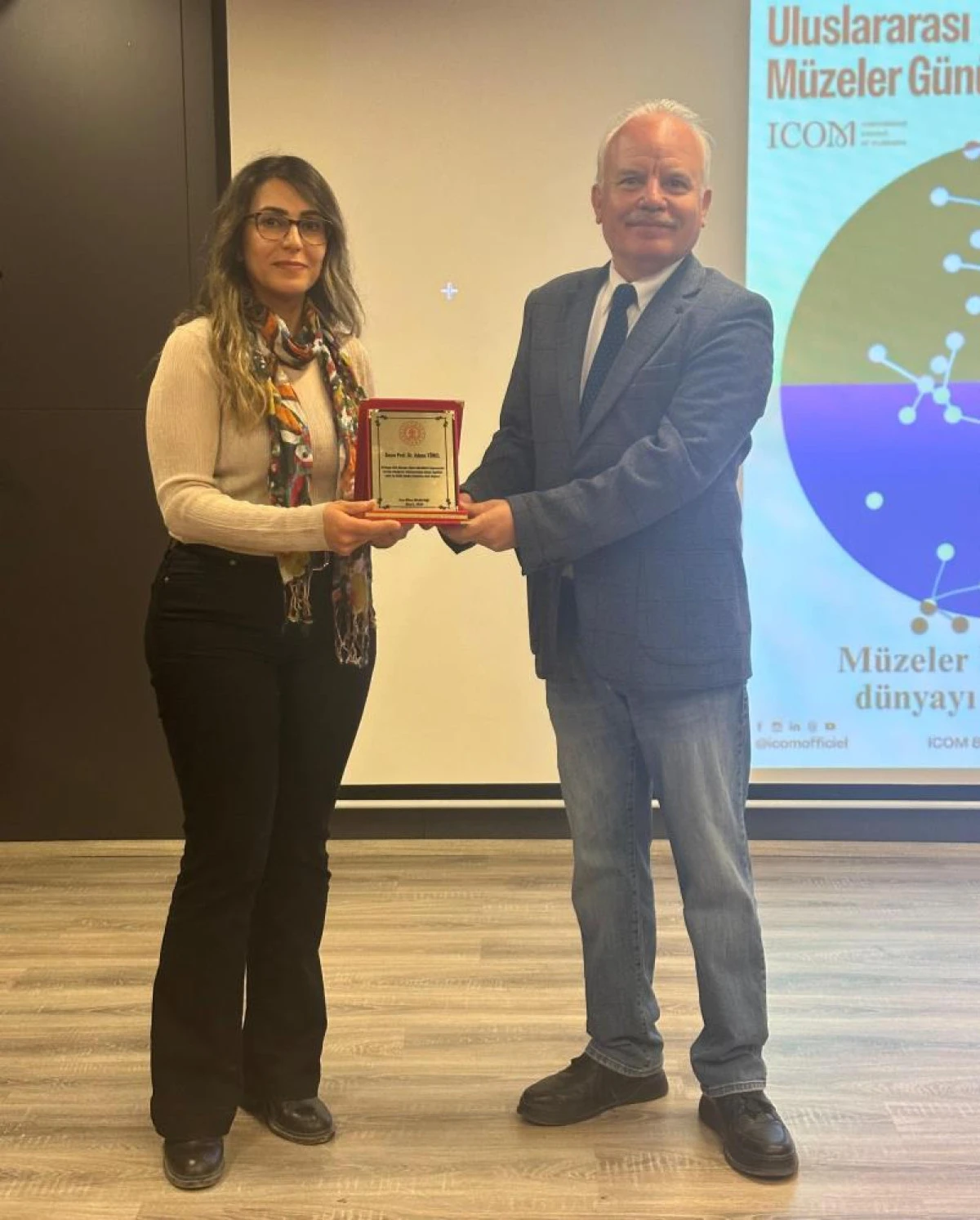 Prof. Dr. Adnan T&ouml;nel &lsquo;Sanatın Varoluşu&rsquo;nu anlattı