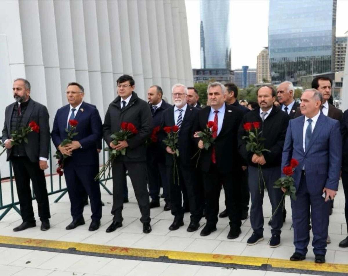Rektör Hamdullah Şevli, Azerbaycan'da resmi temaslarda bulundu